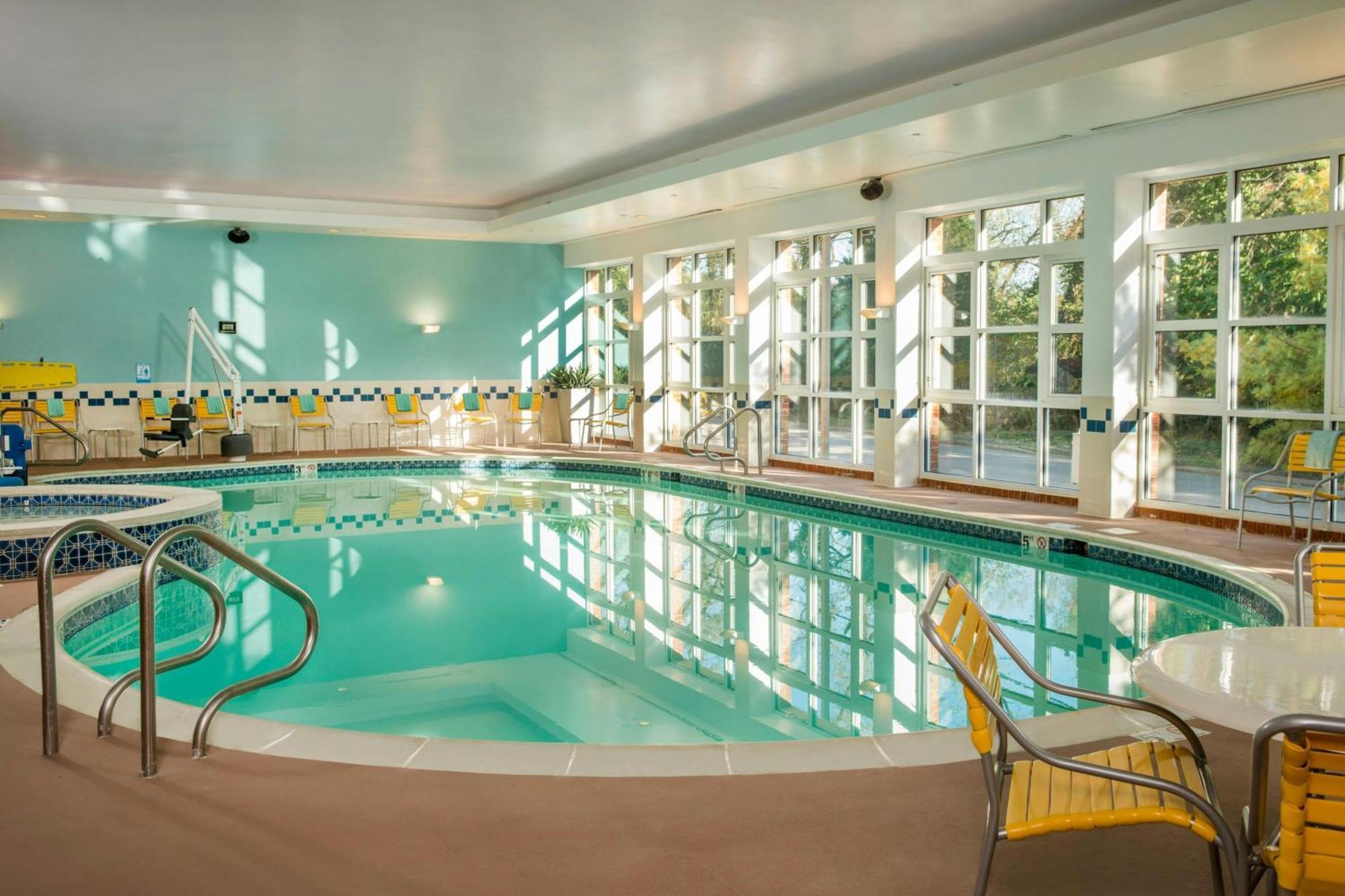 Fairfield Inn & Suites By Marriott Williamsburg Bagian luar foto