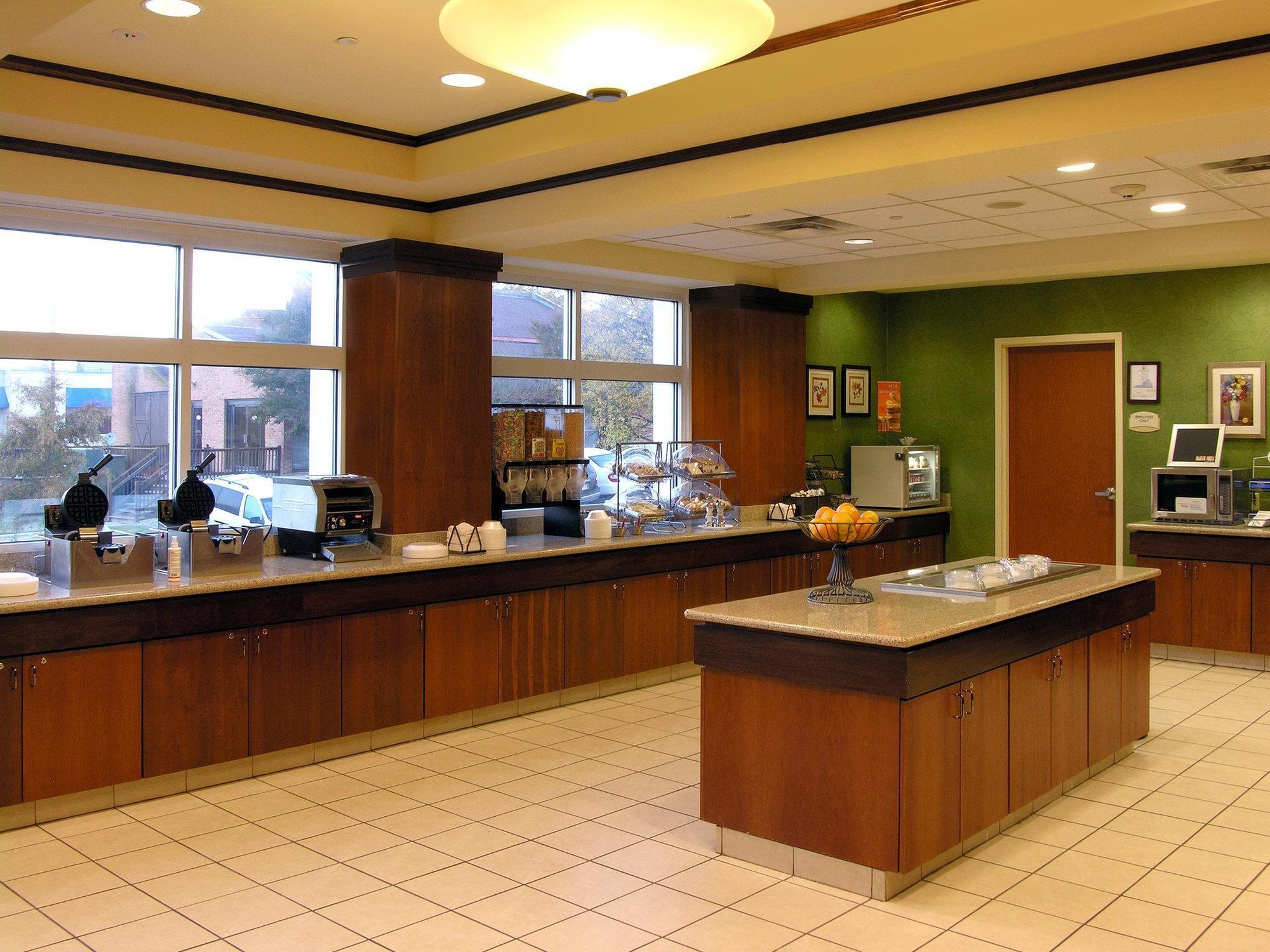 Fairfield Inn & Suites By Marriott Williamsburg Bagian luar foto